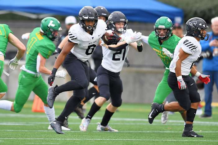Tualatin.West-Linn.6A-football-semifinal.Leon-Neuschwander.90